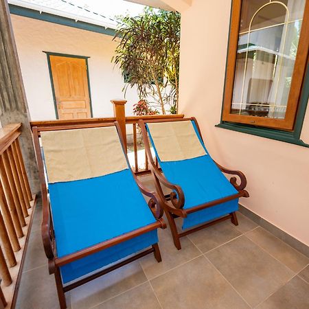 Pension Michel Villa Roche Bois La Digue Buitenkant foto