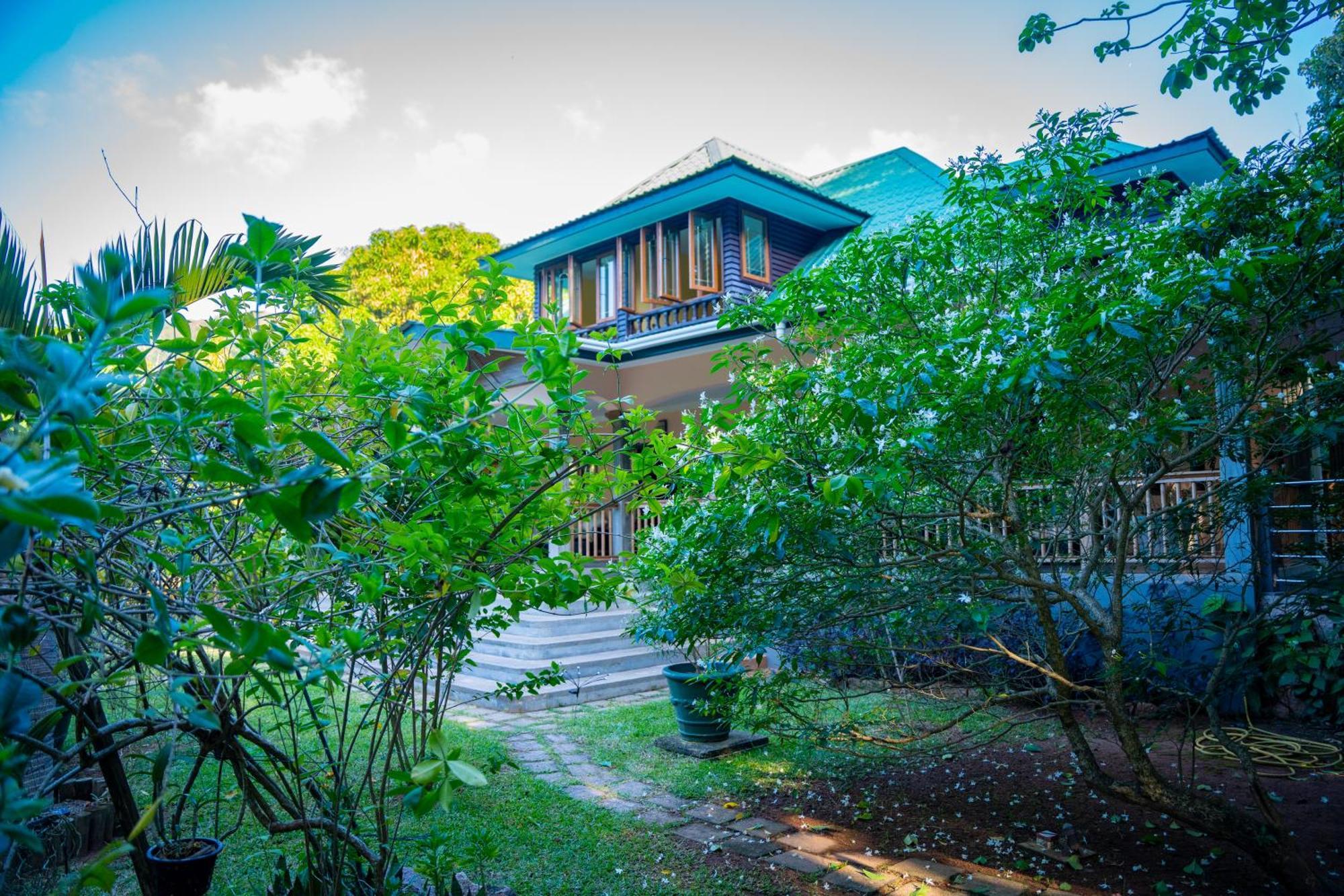Pension Michel Villa Roche Bois La Digue Buitenkant foto
