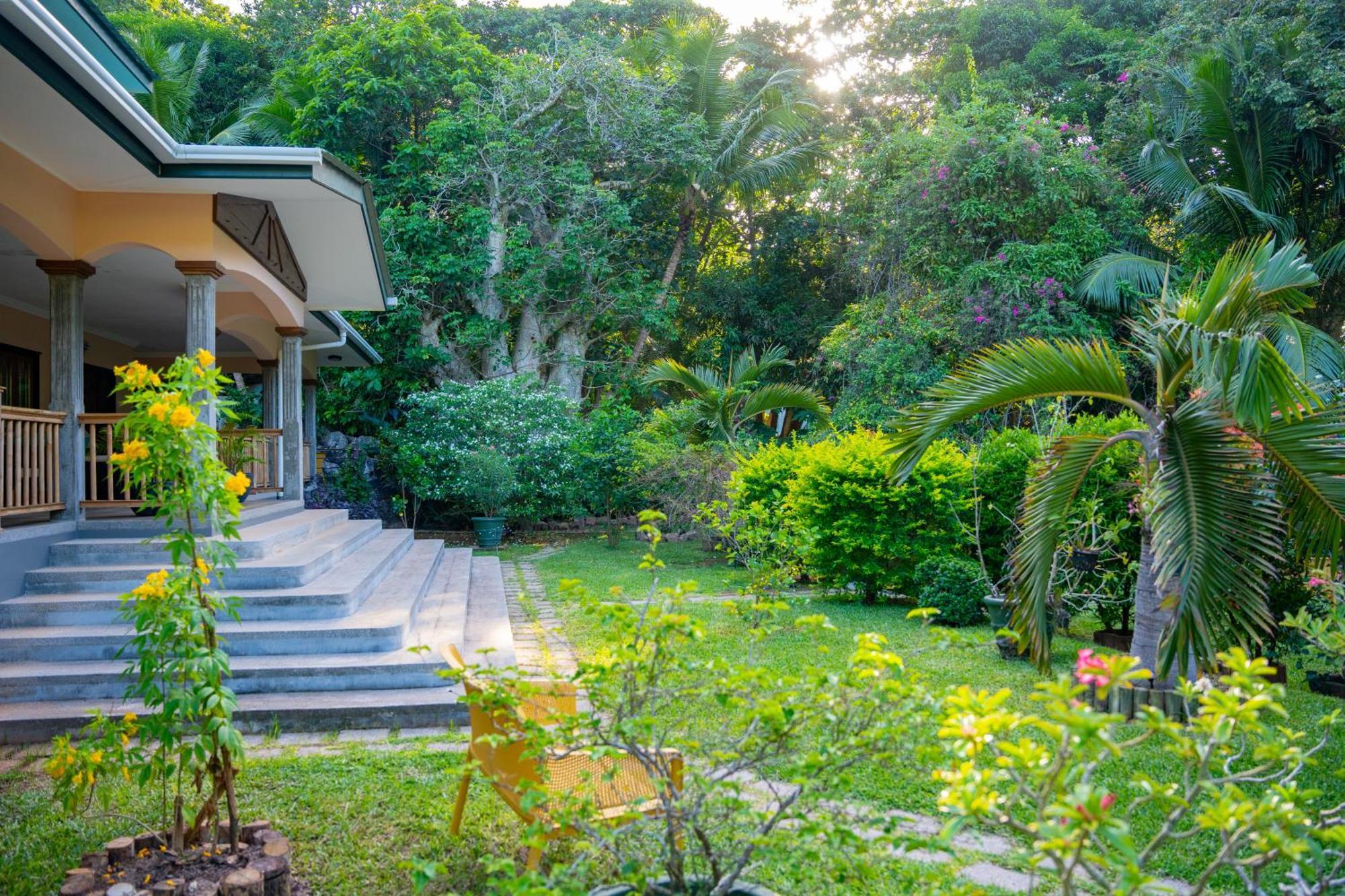 Pension Michel Villa Roche Bois La Digue Buitenkant foto