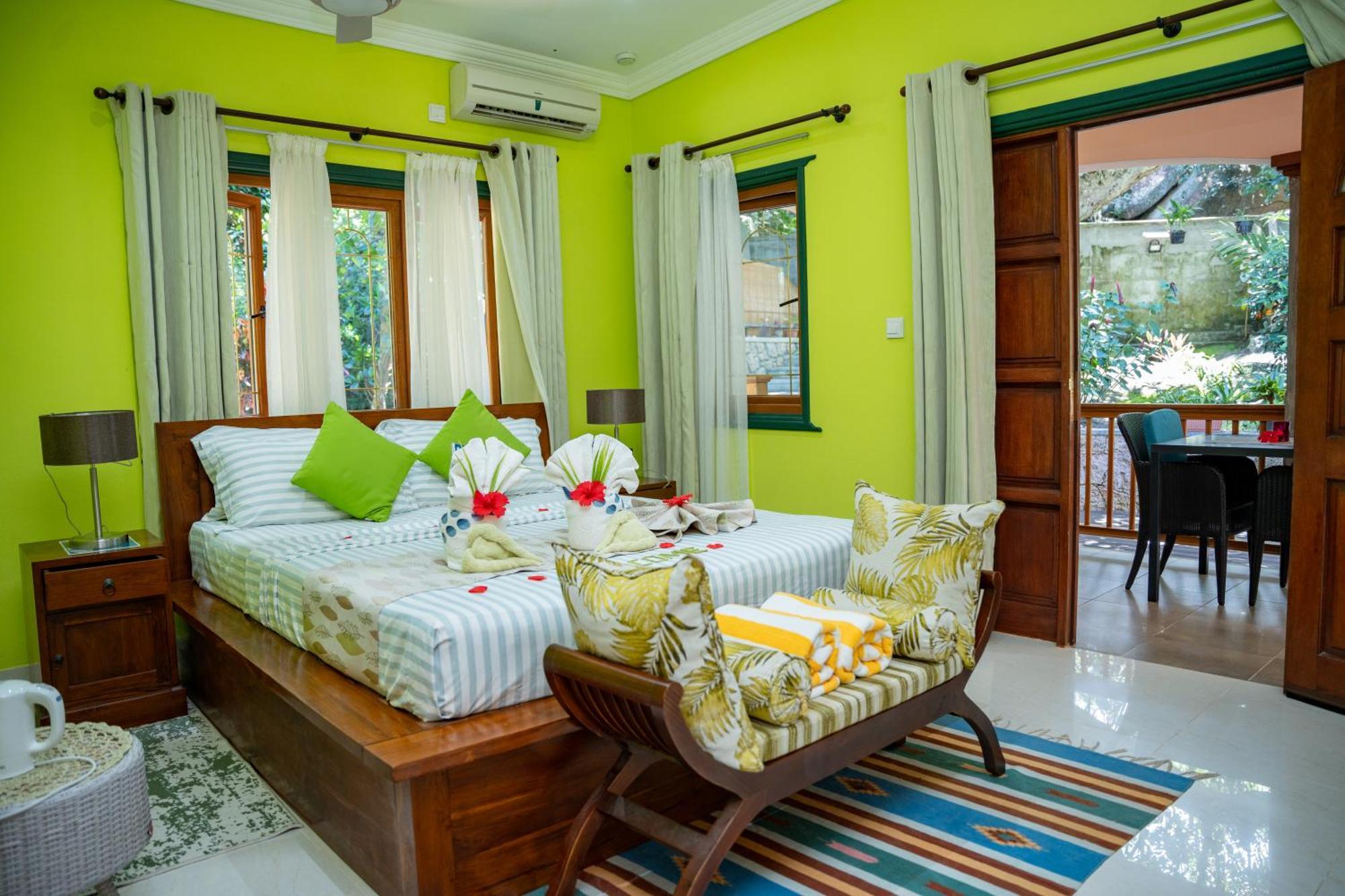 Pension Michel Villa Roche Bois La Digue Buitenkant foto