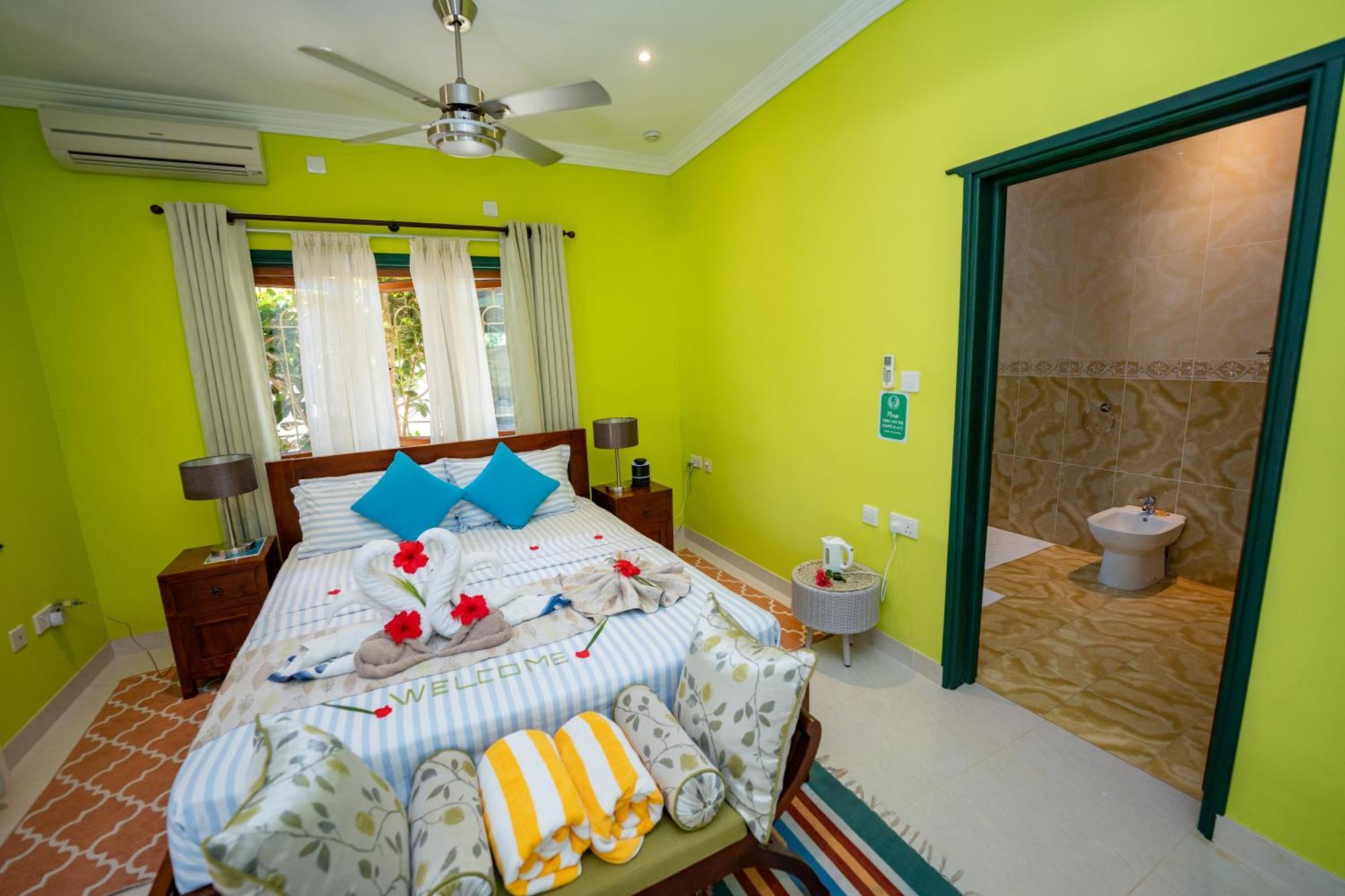 Pension Michel Villa Roche Bois La Digue Buitenkant foto