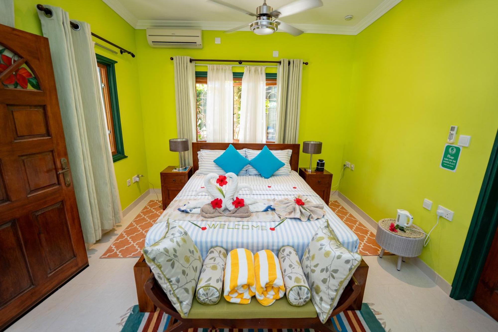 Pension Michel Villa Roche Bois La Digue Buitenkant foto